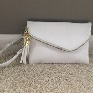 Wristlet purse